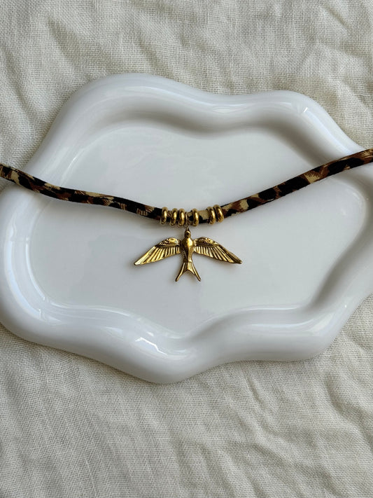 Collier Laura