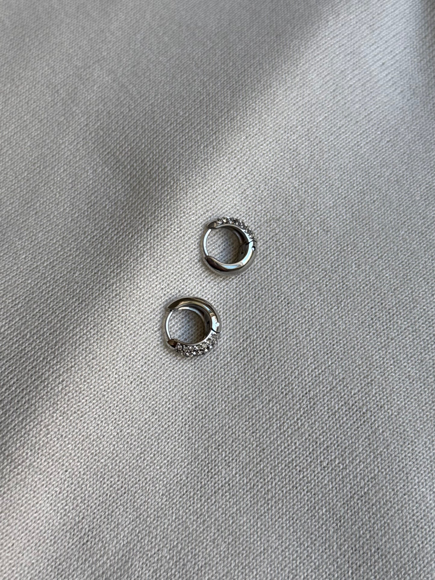 Mini créoles à strass