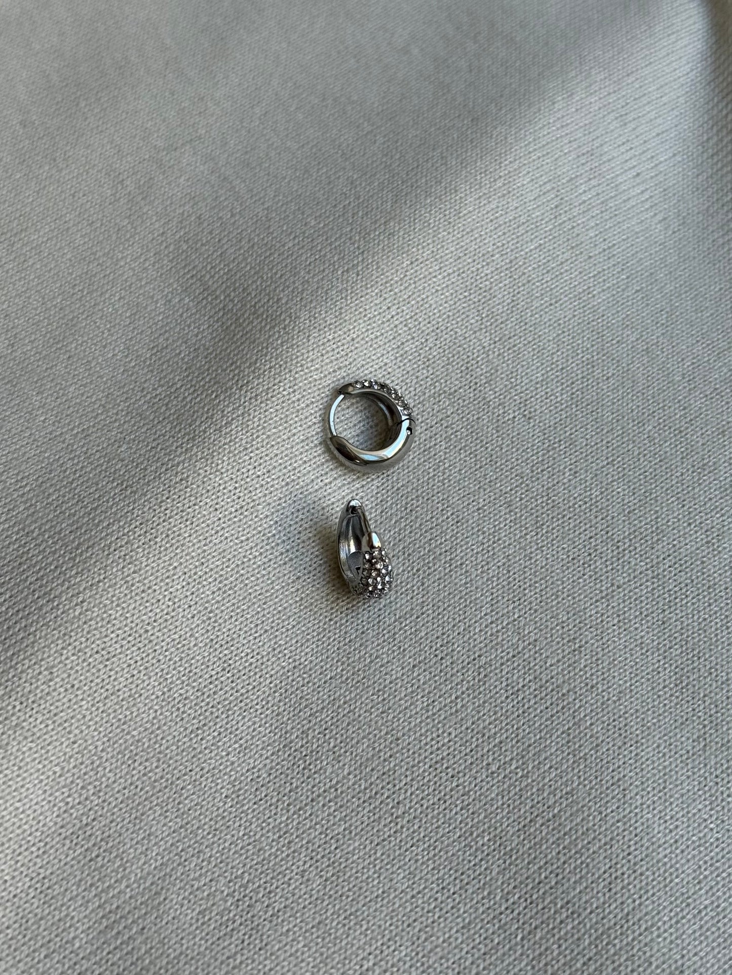 Mini créoles à strass