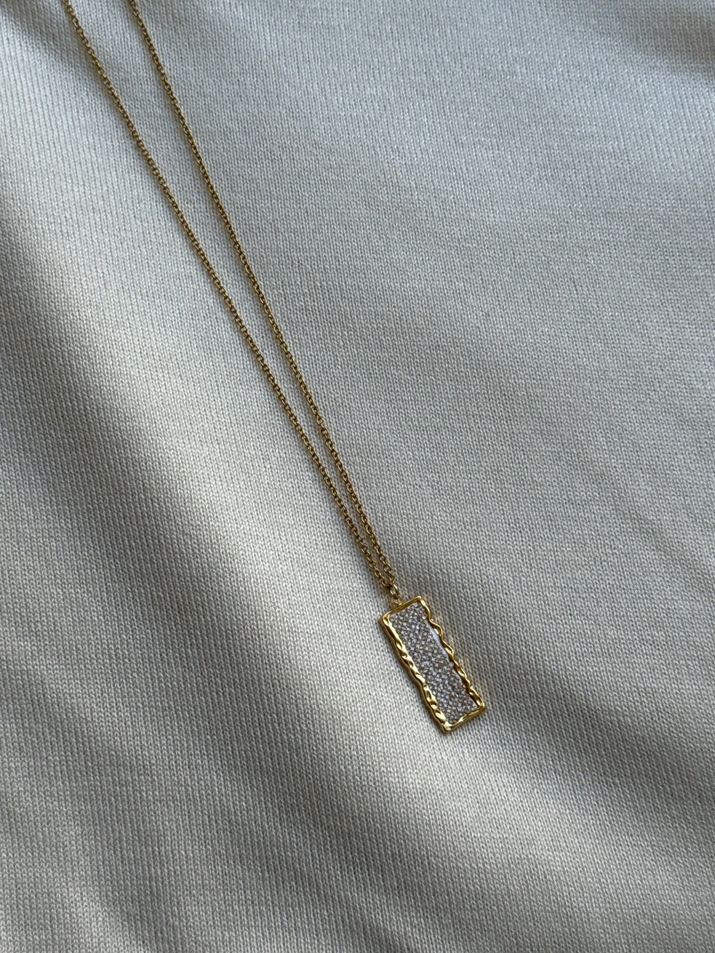 Collier Isa