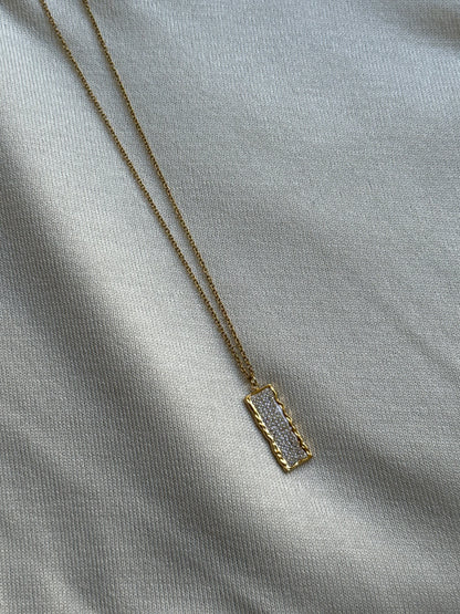 Collier Isa