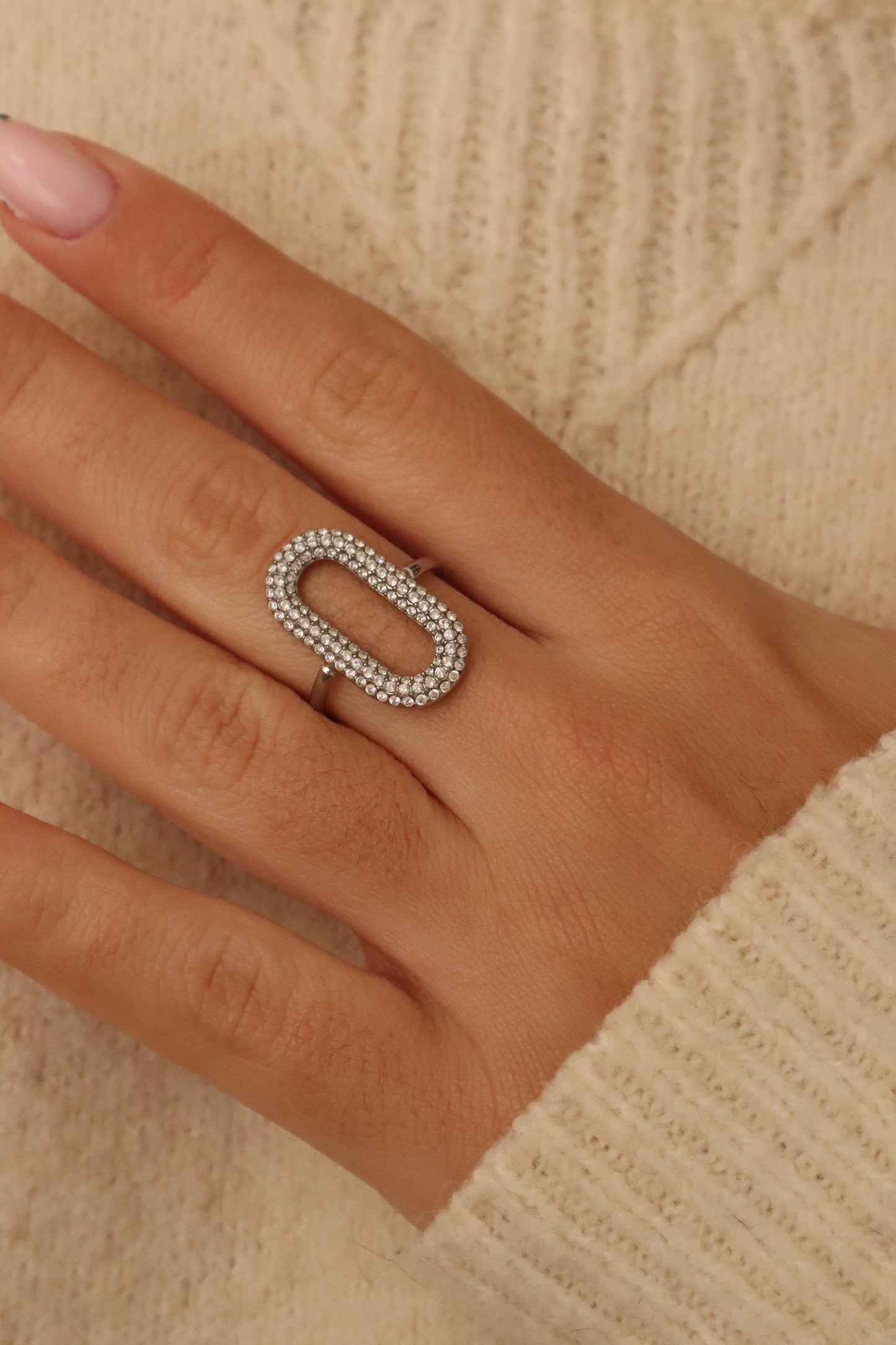 Bague ovale strass