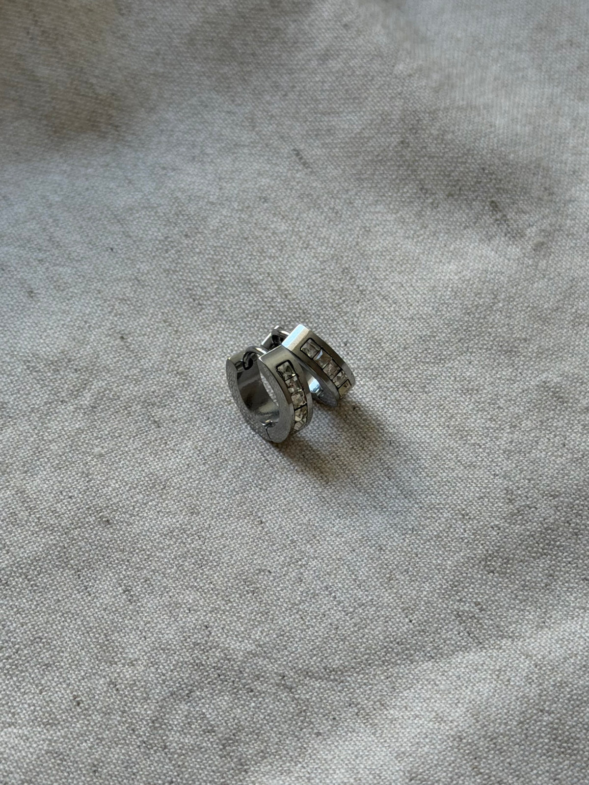 Mini créoles à strass