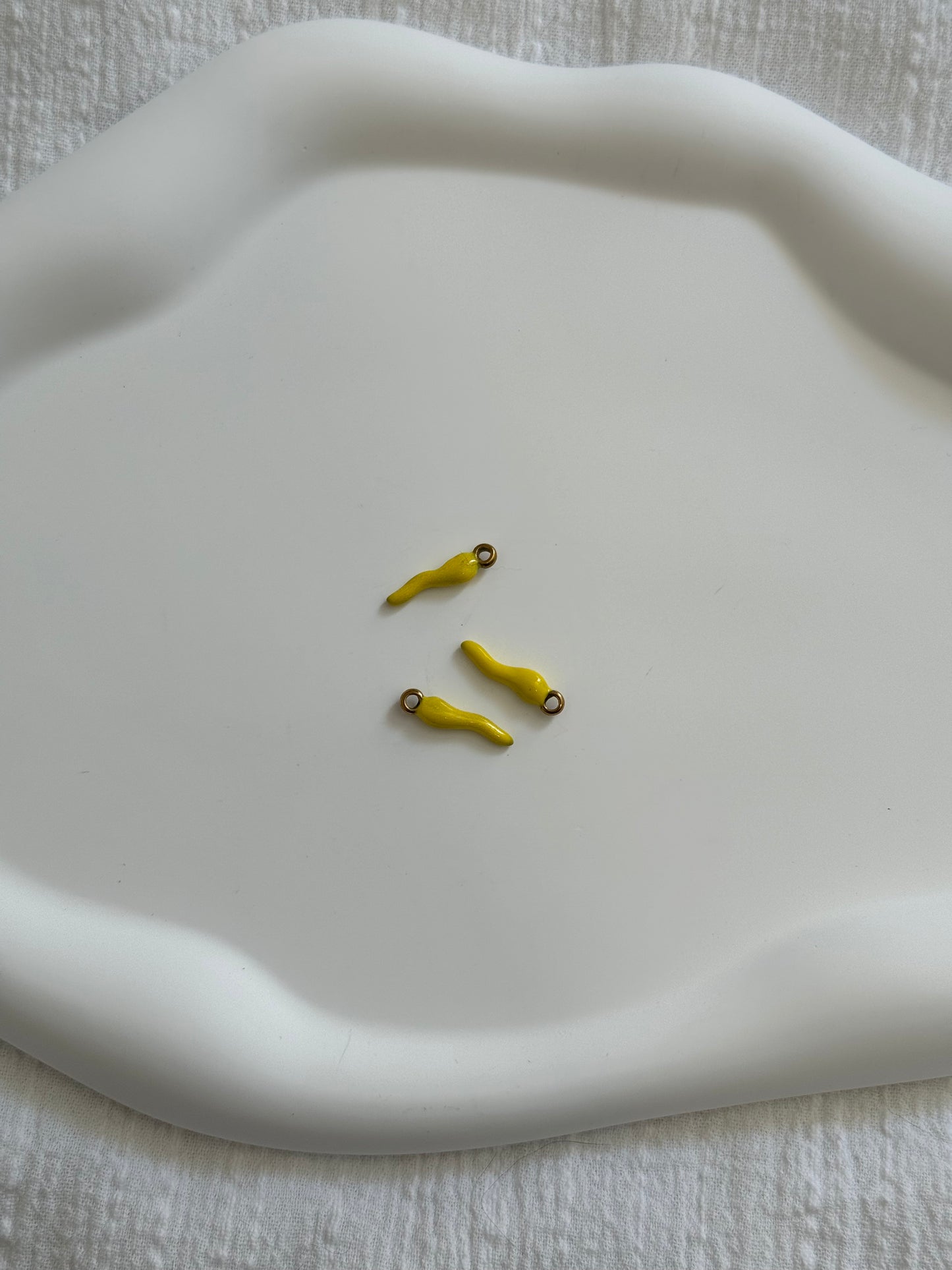 Breloque piment jaune